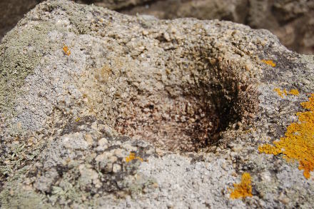 Cupule sur stèle gauloise