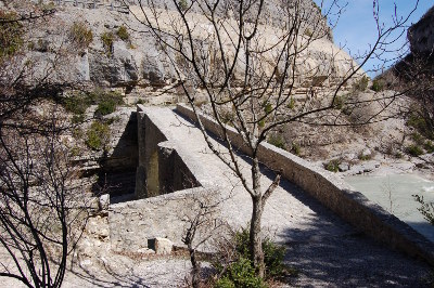 Le vieux pont romain