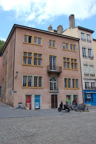 lyon-9