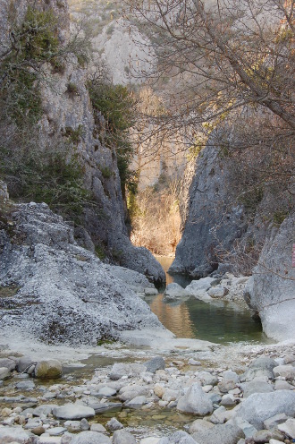 Entrée de gorge...