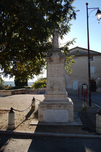 Le Monument aux Morts...