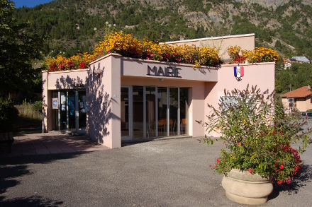 La Mairie de Rousset