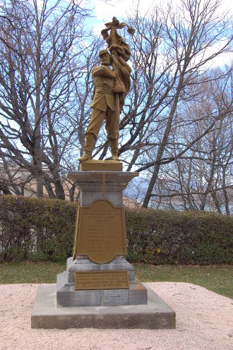 Rare monument aux morts de 1870...