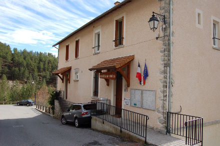 La mairie de Théus...